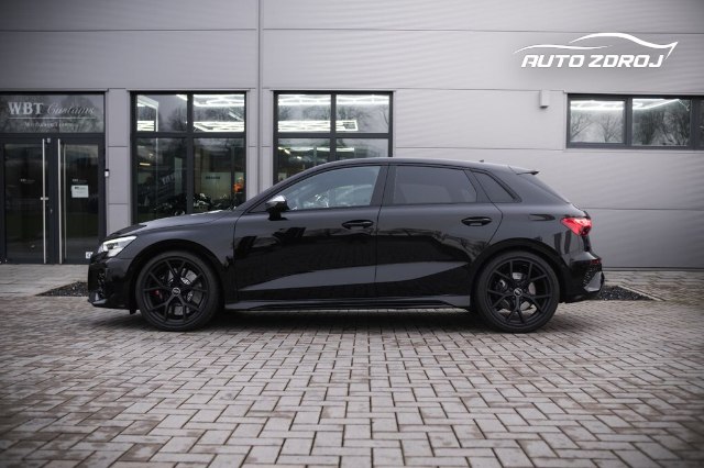 Audi RS3 Sportback 2.5 TFSI quattro S-tronic, 294kW, A7, 5d.