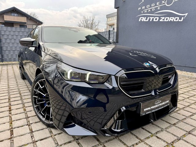 BMW M5 V8 xDrive, 535kW, A8, 5d.