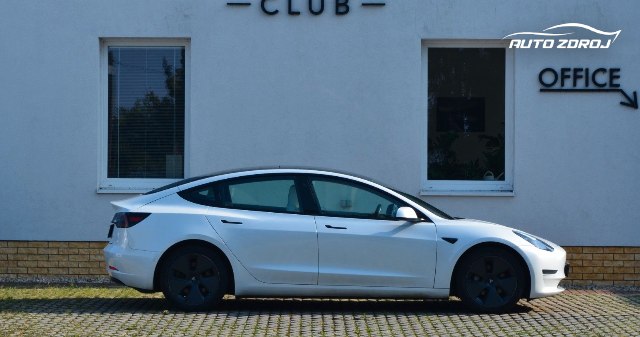 Tesla Model 3 AWD, 324kW, A, 5d.