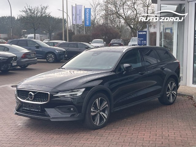 Volvo V60 Cross Country B4 D AWD, 145kW, A8, 5d.