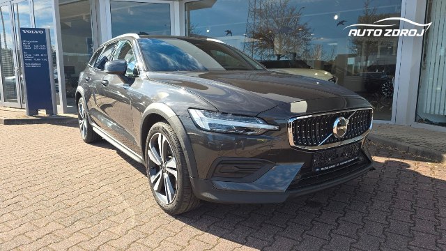 Volvo V60 Cross Country B4 D AWD, 145kW, A8, 5d.