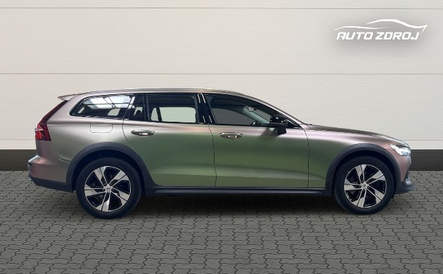 Volvo V60 Cross Country B4 D AWD, 145kW, A8, 5d.