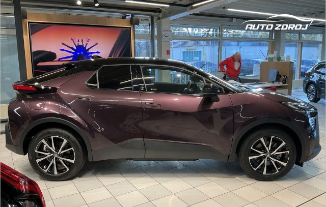 Toyota C-HR Team D 2.0 PHEV, 164kW, A, 5d.
