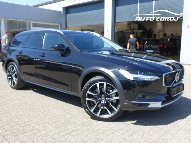 Volvo V90 Cross Country B5 AWD, 184kW, A8, 5d.