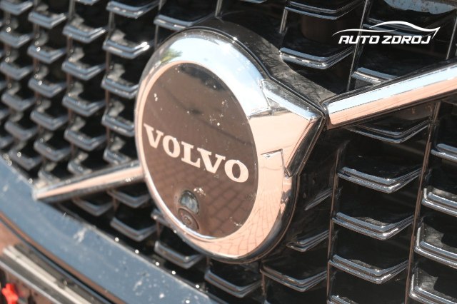 Volvo XC90 Ultimate Dark B5 D AWD, 173kW, A8, 5d.