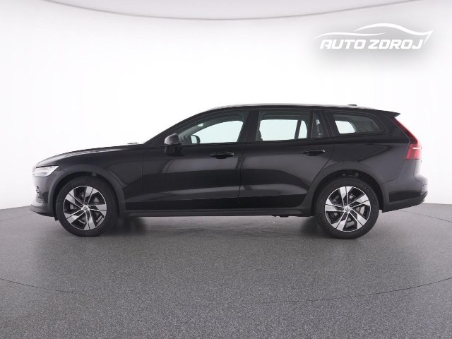 Volvo V60 Cross Country B4 D AWD, 145kW, A8, 5d.
