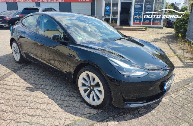 Tesla Model 3 BEV RWD, 208kW, A, 5d.