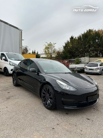Tesla Model 3 RWD, 377kW, A, 5d.