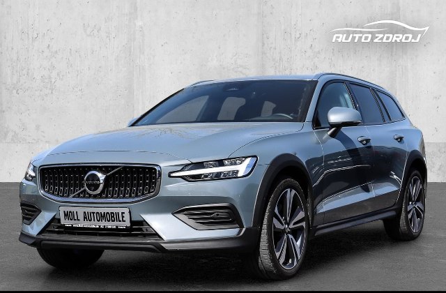 Volvo V60 Cross Country B4 D AWD, 145kW, A8, 5d.