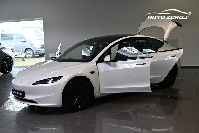 Tesla Model 3 Long Range Dual Motor AWD, 366kW, A, 5d.