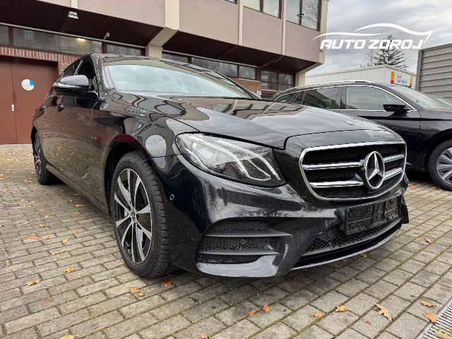 Mercedes-Benz E AMG Line 300 e, 155kW, A9, 4d.