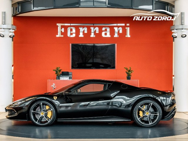 Ferrari 296 GTB 3.0 V6 PHEV, 610kW, A8, 2d.