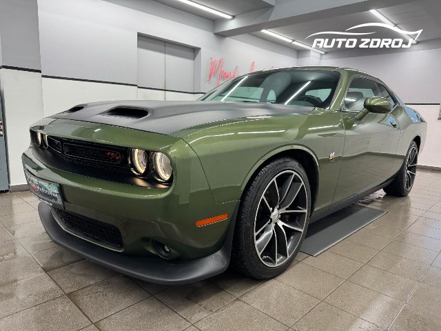 Dodge Challenger SRT 6.4 V8, 362kW, A, 5d.