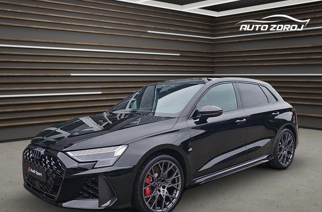 Audi RS3 Sportback 2.5 TFSI quattro S-tronic, 294kW, A7, 5d.