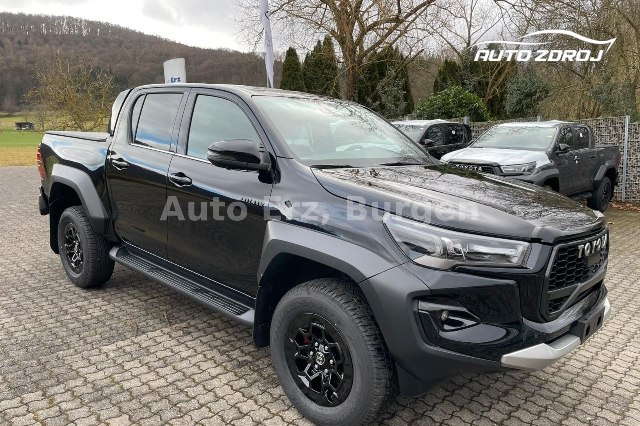 Toyota Hilux DoubleCab 2.8 D-4D 4WD, 150kW, A6, 5d.