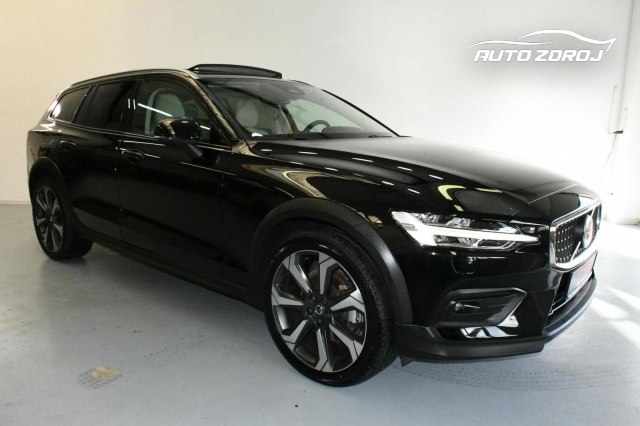 Volvo V60 Cross Country B4 D AWD, 145kW, A8, 5d.