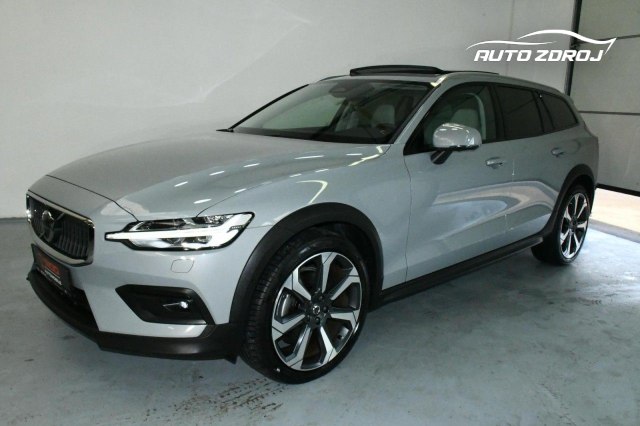 Volvo V60 Cross Country B4 D AWD, 145kW, A8, 5d.