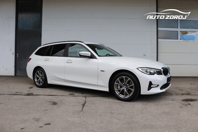 BMW rad 3 Touring Advantage 330e, 215kW, A8, 5d.