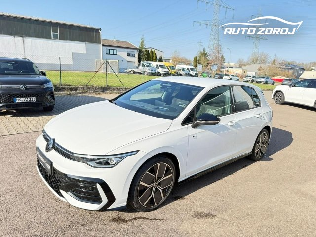 Volkswagen Golf R-Line 1.5 eTSI DSG, 110kW, A, 2d.