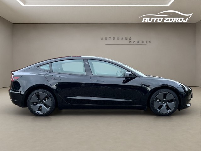 Tesla Model 3 Basis BEV RWD, 239kW, A, 5d.