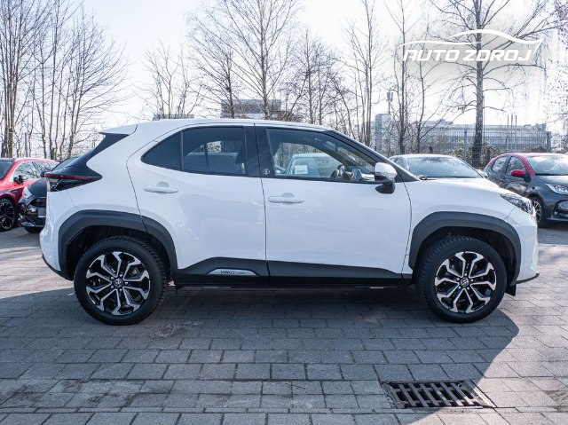 Toyota Yaris Cross Team D 1.5 VVT-i Hybrid, 68kW, A, 5d.
