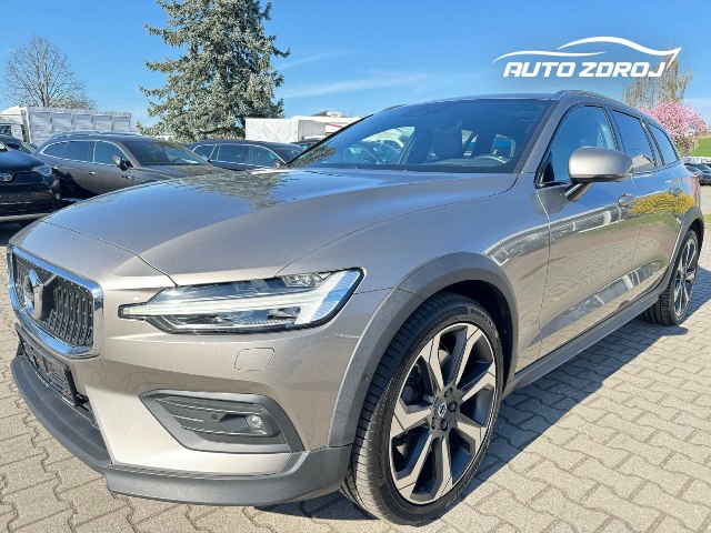 Volvo V60 Cross Country D4 AWD, 140kW, A8, 5d.