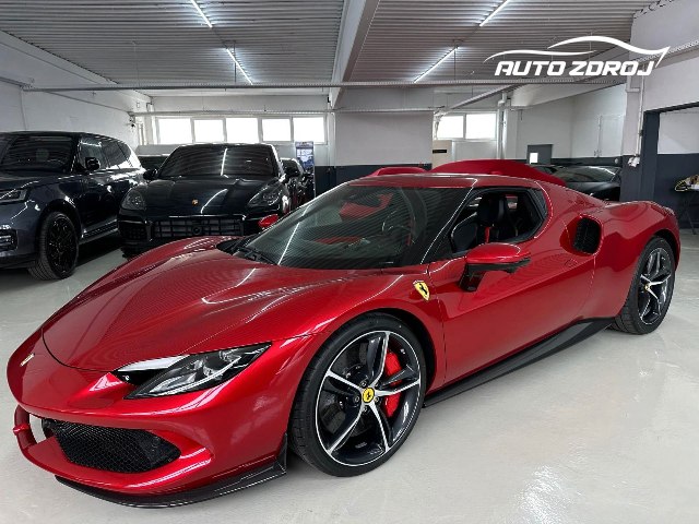 Ferrari 296 GTB 3.0 V6 PHEV, 610kW, A8, 2d.