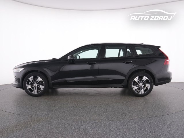 Volvo V60 Cross Country B4 D AWD, 145kW, A8, 5d.