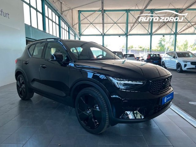 Volvo XC40 Plus B3 2WD, 120kW, A7, 5d.